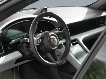 PORSCHE Taycan 4S SportDesign Paket Performancebatterie