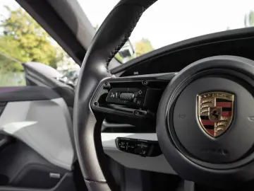 PORSCHE Taycan 4S SportDesign Paket Performancebatterie