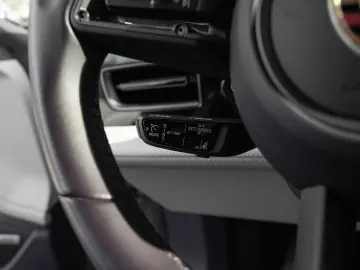 PORSCHE Taycan 4S SportDesign Paket Performancebatterie
