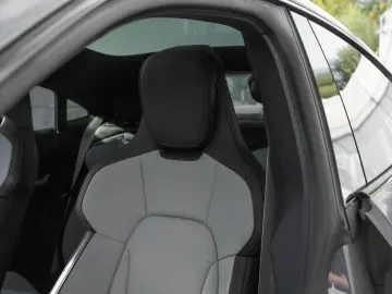 PORSCHE Taycan 4S SportDesign Paket Performancebatterie