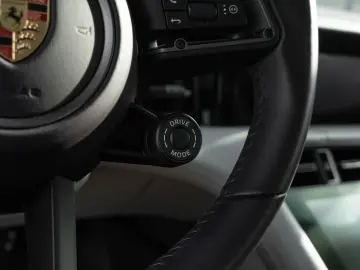 PORSCHE Taycan 4S SportDesign Paket Performancebatterie