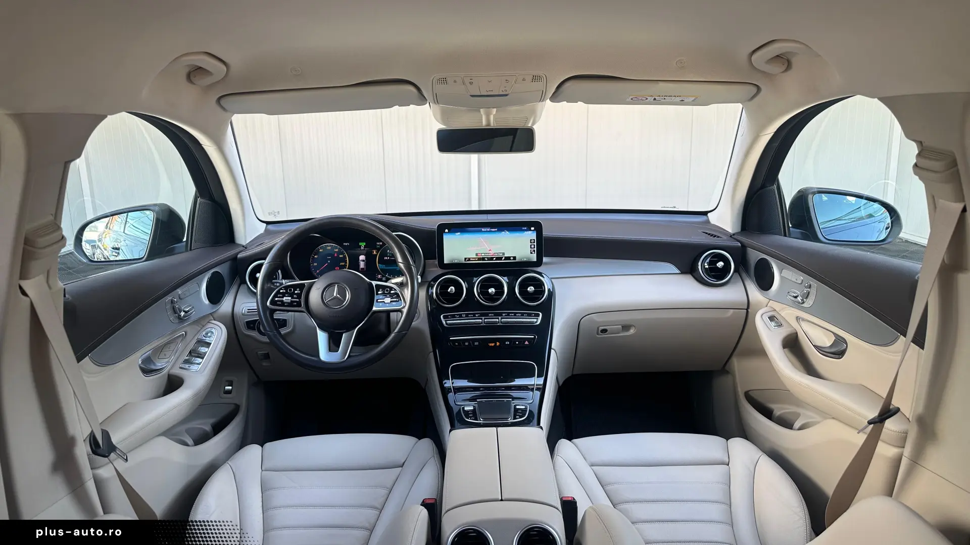 Mercedes-Benz GLC 200 Hibrid 2.0 Benzina 197 CP An 2020
