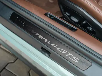 PORSCHE 992 Carrera 4 GTS T-Hybrid PCCB Aerokit BOSE