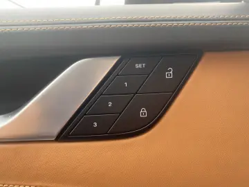 PORSCHE 992 (911) Turbo S Cabrio  Liftsystem  Burmester