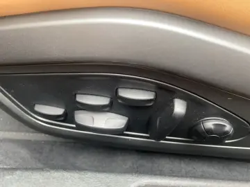 PORSCHE 992 (911) Turbo S Cabrio  Liftsystem  Burmester