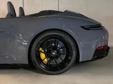 PORSCHE 992 (911) Carrera 4 GTS Cabrio  PCCB  Burmester