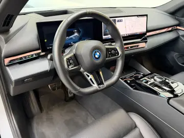 BMW i5 xDrive40 M Sport ACC 360 FahrwerkProfessional
