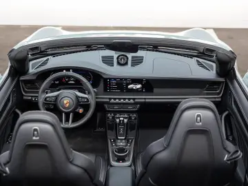 Porsche 911 Carrera Cabriolet (992)