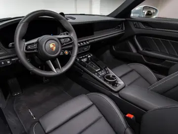 Porsche 911 Carrera Cabriolet (992)