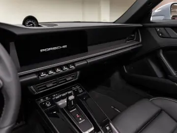 Porsche 911 Carrera Cabriolet (992)