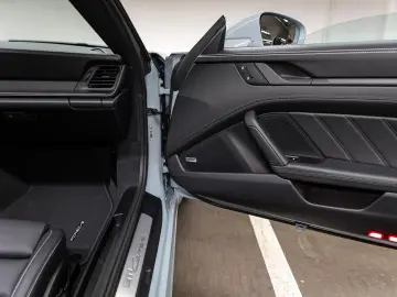 Porsche 911 Carrera Cabriolet (992)