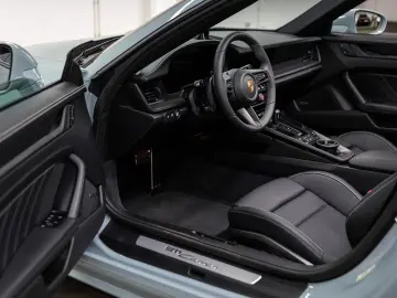 Porsche 911 Carrera Cabriolet (992)