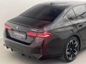 BMW i5 M60 xDrive M Sport LASER PANO AHK B&W HUD