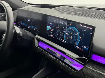 BMW i5 M60 xDrive M Sport LASER PANO AHK B&W HUD