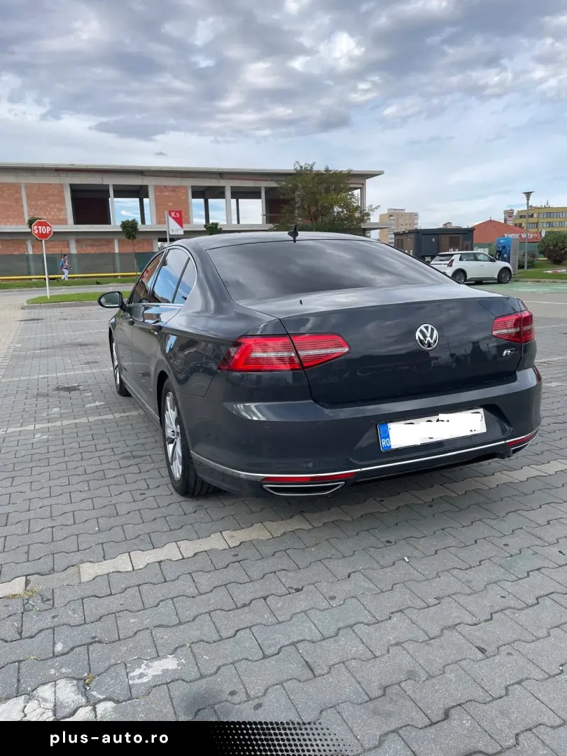 VOLKSWAGEN Passat 2025 — imagine 3