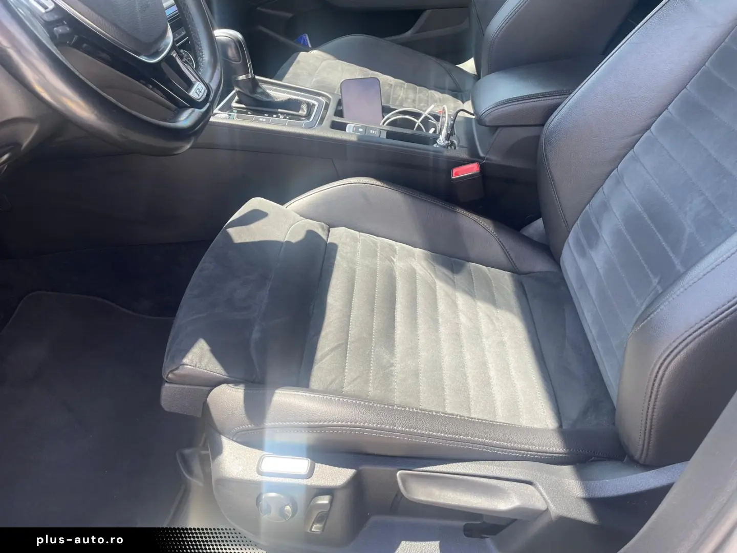 VOLKSWAGEN Passat 2025 — imagine 8