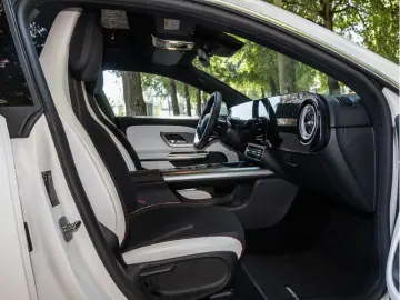 MERCEDES-BENZ CLA 350 4M AMG-Sport LED Cam Pano AHK …