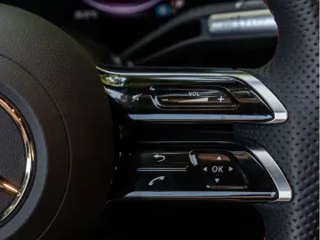 MERCEDES-BENZ CLA 350 4M AMG-Sport LED Cam Pano AHK …