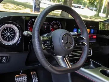MERCEDES-BENZ CLA 350 4M AMG-Sport LED Cam Pano AHK …