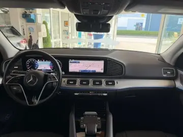 MERCEDES-BENZ GLE300 d 4M DISTR Pano AHK 360