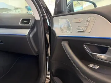 MERCEDES-BENZ GLE300 d 4M DISTR Pano AHK 360