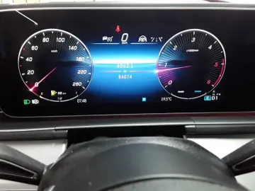 MERCEDES-BENZ GLE300d- AMG Advanced  Assi P PANO AHK