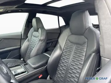 Audi RSQ8 TFSI quattro TOW BAR 305km h B&O HUD