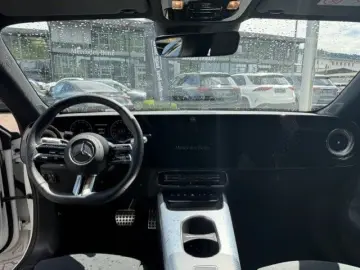 MERCEDES-BENZ CLA 350 4MATIC mit EQ Technologie AMG Line