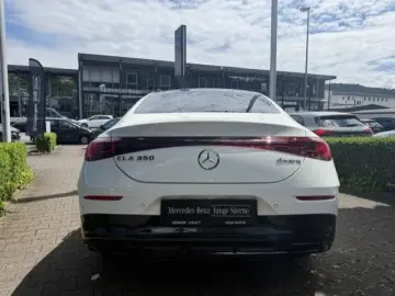 MERCEDES-BENZ CLA 350 4MATIC mit EQ Technologie AMG Line