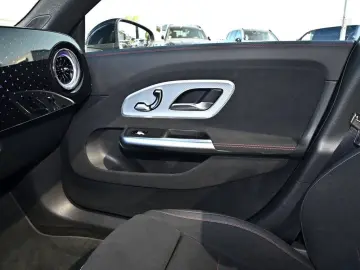 MERCEDES-BENZ CLA 350 4M AMG Sport Advanced  LED BT MEMORY