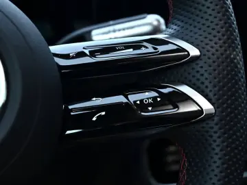 MERCEDES-BENZ CLA 350 4M AMG Sport Advanced  LED BT MEMORY