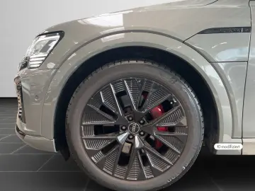 AUDI Q8 Sportback e-tron S line 55 e-tron quattro 300