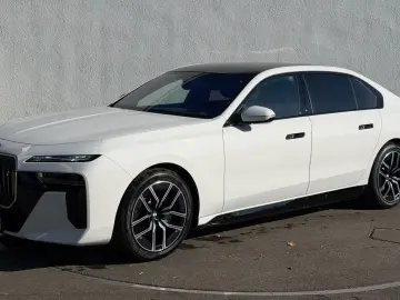 BMW i7 eDrive50 M SPORT KRISTAL KAMERA ACC ICONIC