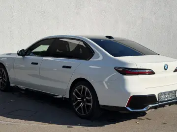 BMW i7 eDrive50 M SPORT KRISTAL KAMERA ACC ICONIC