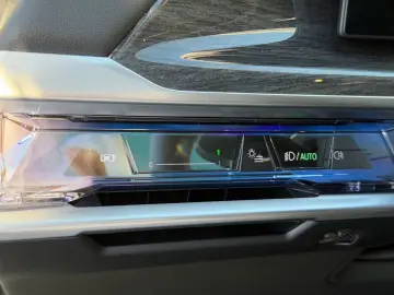 BMW i7 eDrive50 M SPORT KRISTAL KAMERA ACC ICONIC