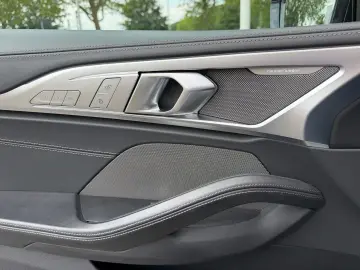 BMW M850i xDrive Coupé LC PROF LASER ACC KAMERA