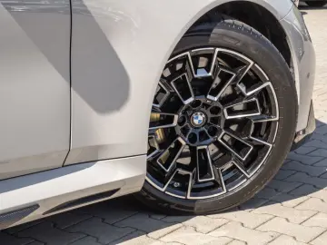 BMW M5 xDrive INDIVIDUAL UPE 181.100 - 0 5% 360  B&W