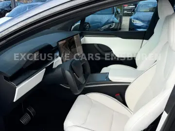TESLA MODEL X PLAID   MATRIX LED   AI  COMPUTER 4   22