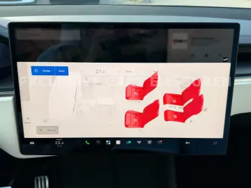TESLA MODEL X PLAID   MATRIX LED   AI  COMPUTER 4   22