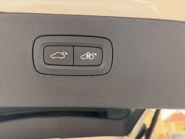 VOLVO XC90 (16-) XC90 B5 AWD Mild-Hybrid Diesel