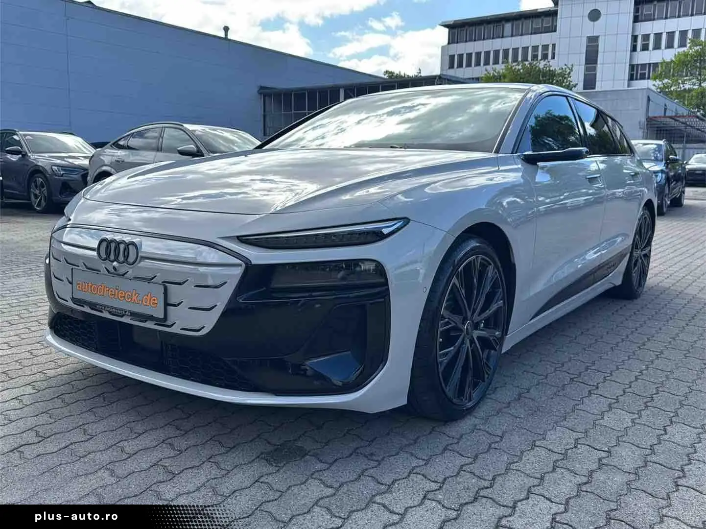AUDI S6 e-tron Avant edition one beige PANO S-SITZE
