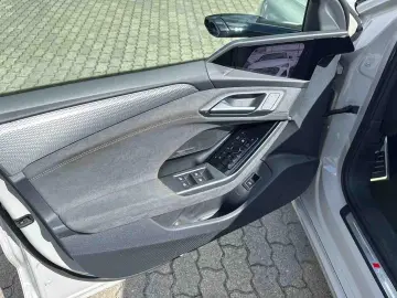 AUDI S6 e-tron Avant edition one beige PANO S-SITZE