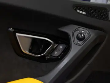 LAMBORGHINI Huracán EVO Spyder NOVITEC LIFT SENSONUM