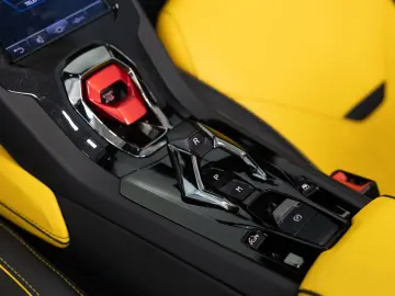 LAMBORGHINI Huracán EVO Spyder NOVITEC LIFT SENSONUM