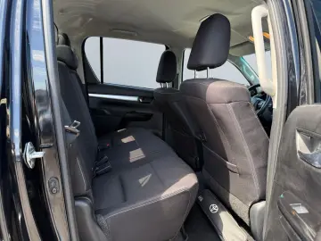 TOYOTA Hilux 2.4 D Double Cab Comfort AT  Navi CAM SHZ
