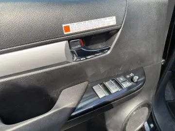 TOYOTA Hilux 2.4 D Double Cab Comfort AT  Navi CAM SHZ
