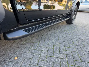TOYOTA Hilux Double Cab Invincible 4x4 AUTOMATIK AHK