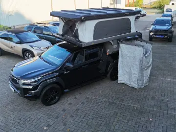 TOYOTA Hilux Double Cab Invincible 4x4 AUTOMATIK AHK