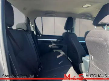 TOYOTA Hilux 2.8 Double Cab Comfort 4x4 KAMERA NAVI