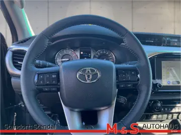 TOYOTA Hilux 2.8 Double Cab Comfort 4x4 KAMERA NAVI